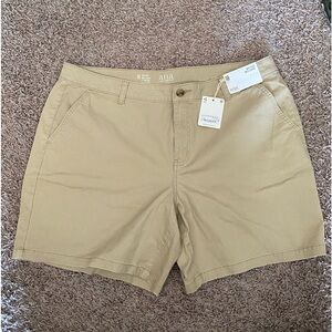NWT mid rise midi short 18